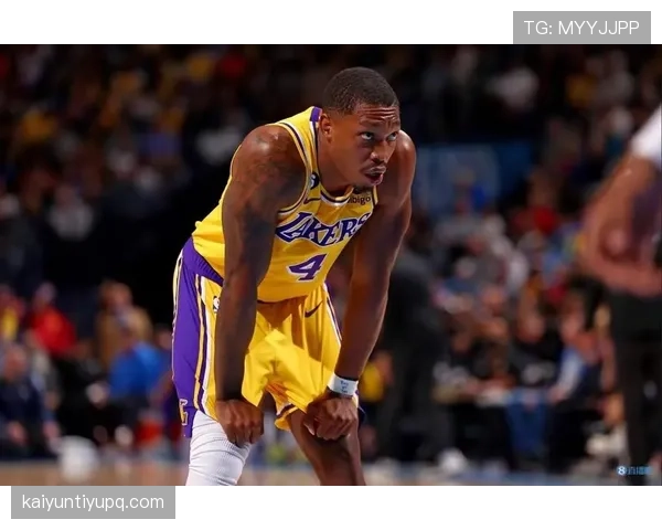 乔丹·汤普森这生活太疯狂了，晚上豪车聚会白天训练像打怪