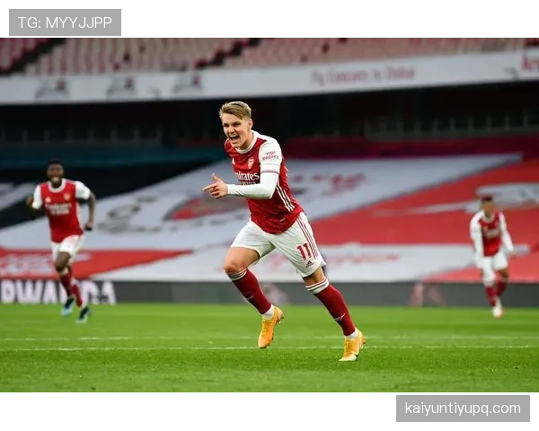 厄德高与基米希的前腰角色分化：球权集中度与推进路径的结构性演变