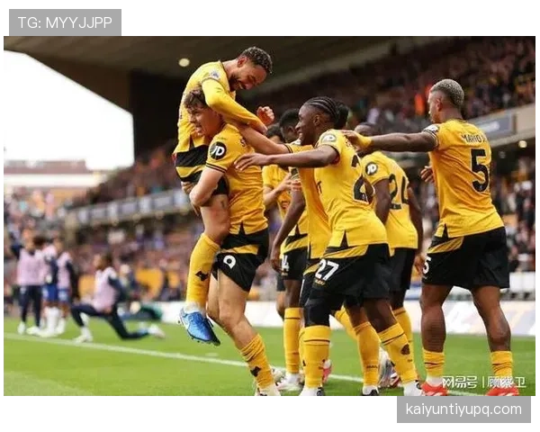 杜埃与帕尔默：新生代中场组织核心的创造力机制与进攻转化效率对比